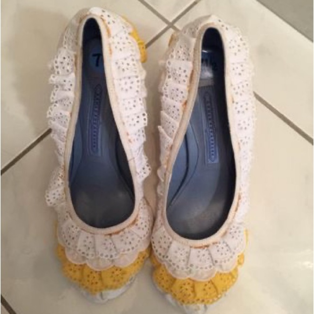 Shoes - Picture 4 of 7